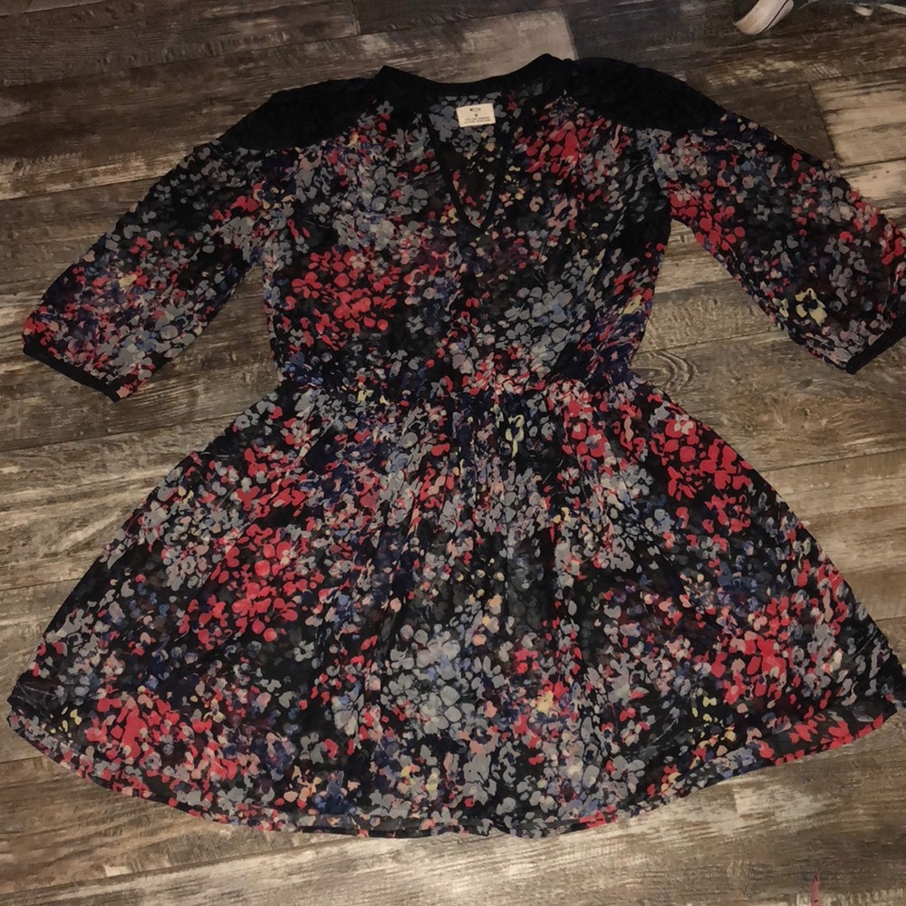 🌷Pins and needles floral and lace short dress